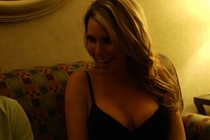 h版巜劳拉的性放荡